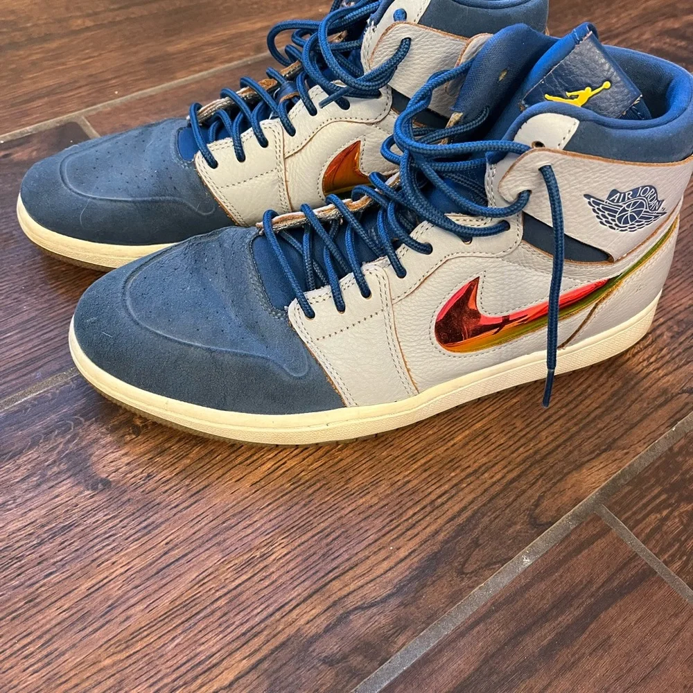 Nike Men's Air Jordan 1 Nouveau 'Dunk From Above' 11 - Picture 1 of 6
